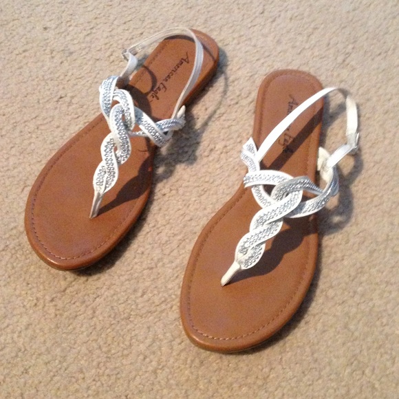 white sandals payless